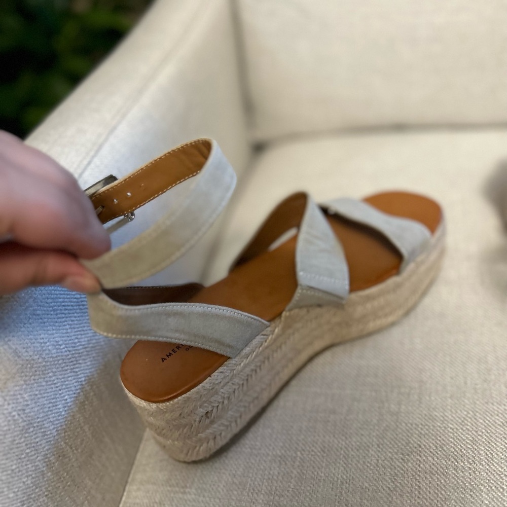 NWOT American Eagle Wedge Sandals